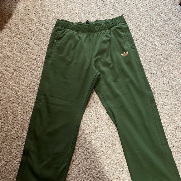 XXL Adidas sweat pants. - Picture 1 of 1